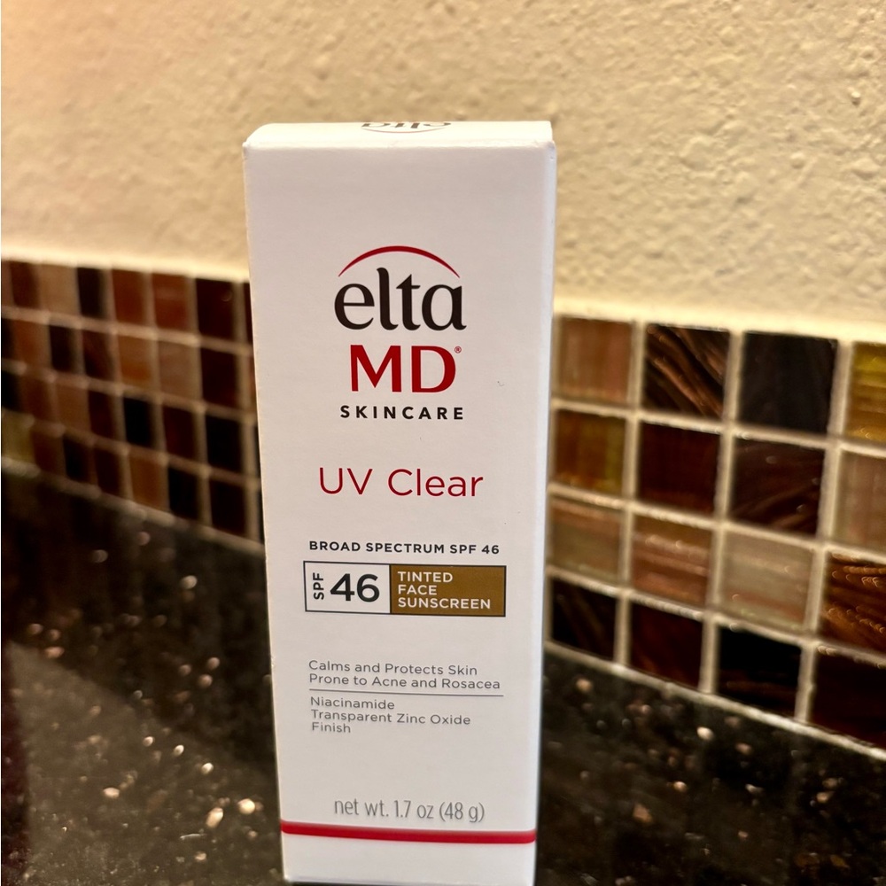 EltaMD NIB UV Clear tinted Suncare Collection